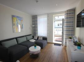 FF11 Ferienwohnung in Warnem&uuml;nde, Friedrich-Franz-Stra&szlig;e 11，位于瓦尔内明德的酒店