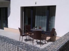 Sunny, fully furnished Studio type with terrace，位于比尔森Museum Škoda Pilsen附近的酒店