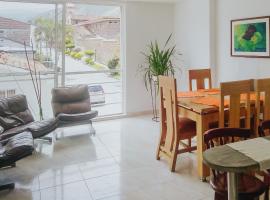 Bello Apartamento 2 alcobas，位于布加的酒店