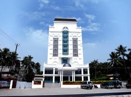 Hotel Karthika Park，位于KazhakuttamSanthigiri Ashram附近的酒店
