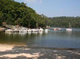 Merlin les pieds dans l'eau，位于Saint-Aignan的住宿加早餐旅馆