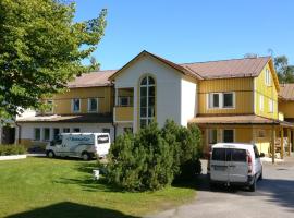 Kronoby folkhögskola / Kruunupyyn kansanopisto，位于Kruunupyy的酒店