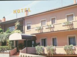 夸尔西亚安提卡酒店，位于圣马力诺的酒店