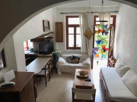 Katerina's Home - Paros old town house，位于帕罗奇亚的酒店