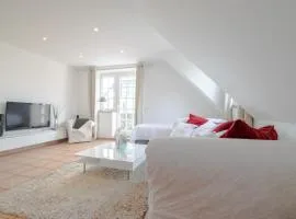 Meerbusch Apartments - 3 Room Apartment with Balcony - 20 Min Messe DUS
