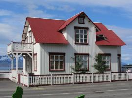 Bjarnabúð，位于胡萨维克的公寓