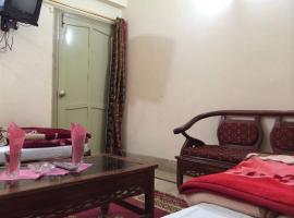 Al Mansoor，位于Lārkāna的酒店