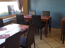 Hotel Restaurant Les Roches，位于Avoine的酒店