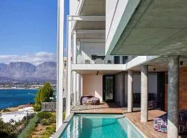 22 Protea for Luxury Living, 6 bedroom sleeps 12