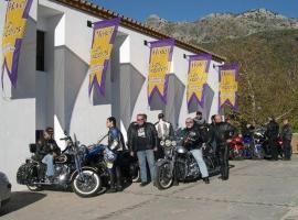Hotel Los Almendros，位于科尔特斯德拉夫龙特拉的酒店