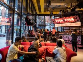 巴斯塔多旅馆，位于马德里的酒店