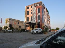 GST Grand Plaza，位于Kūrāli的酒店