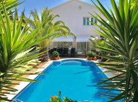Villa Rosa Sitges，位于Can Trabal的酒店