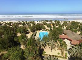 Diamarek Hotel Sur La Plage，位于圣路易斯Parc National de La Langue de Barbarie附近的酒店