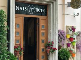 娜伊丝酒店，位于都拉斯都拉斯港附近的酒店