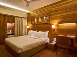 Hotel Atharv Top Rated Business Hotel in Kolhapur，位于戈尔哈布尔戈尔哈布尔火车站附近的酒店