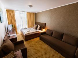 Hotel Merkur，位于卡鲁扎的酒店