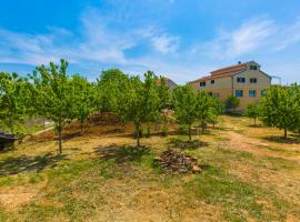 Kuća za odmor Rajčić，位于Unešić的酒店