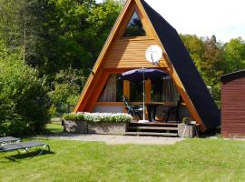 Ferienhaus im Nordschwarzwald - Nurdachhaus in Waldrandlage，位于Schellbronn的酒店