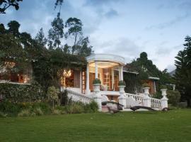 幻影花园酒店及Spa，位于科塔卡奇的带泳池的酒店