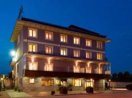 Hotel San Francesco，位于博尔戈马内罗的酒店