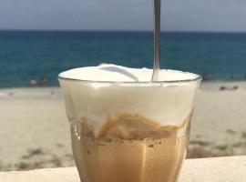 relax due passi dal mare，位于斯帕达福拉的酒店