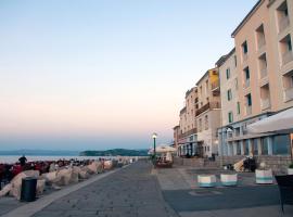 Spacious balcony apartment Piran，位于皮兰的酒店