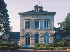 Hôtel Saint Hilaire，位于鲁瓦夫的酒店