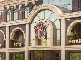 Ark Palace Hotel & SPA