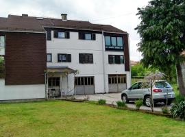 Guesthouse Trikic，位于DrvarŽeleznička Stanica Bosanski Osredci附近的酒店