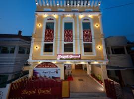 Royal Grand，位于Tambaram马德拉斯基督教学院附近的酒店