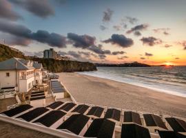 Tolcarne Beach Colonial Restaurant and Rooms，位于纽基的酒店