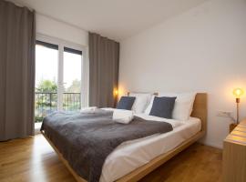 Forgotten Garden Apartments Portoroz，位于波尔托罗的酒店