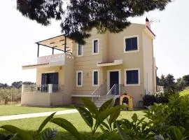 Panelma Villa Tranquil Coastal Retreat in Zacharo