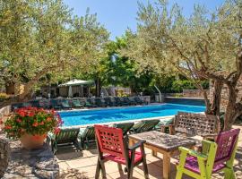 Logis Hôtel Restaurant L'Escarbille，位于圣马丁阿尔代什的酒店