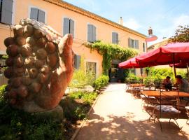 Logis Hotel - Restaurant La Marbrerie，位于Caunes-Minervois的酒店