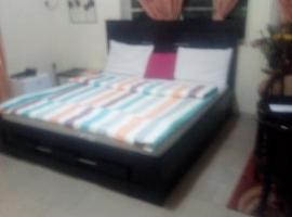 Terminal One Hotel,，位于Ekakpamre的酒店