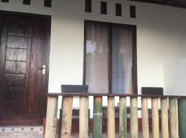 Tiu Kelep Homestay，位于森纳儒佩尼邦干林加尼瀑布附近的酒店