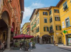 李纳斯蒙脱住宿加早餐旅馆，位于比萨Chiesa di San Francesco附近的酒店