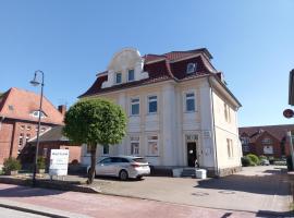 Hotel Garni "Villa am Schaalsee"，位于Zarrentin的酒店