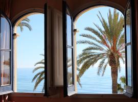 圣玛丽亚酒店，位于锡切斯的酒店