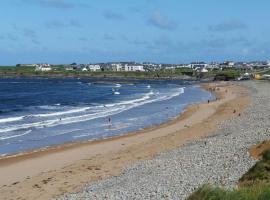 Sheila's View - Spanish Point, Co. Clare，位于西班牙角的酒店