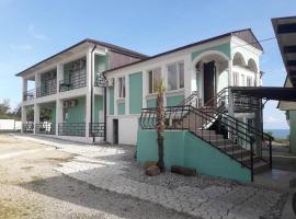 Guest house on Gagarina Varvara10，位于新阿丰的海滩短租房