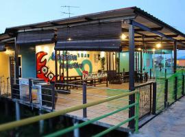 Sea Lion Pulau Ketam Bungalow Homestay
