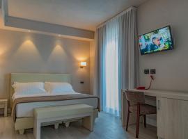 Hotel Villa Barsanti，位于马里纳-迪-皮特拉桑塔的酒店