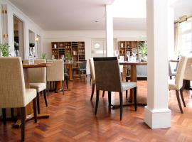 The George Hotel and Brasserie，位于Buckden的酒店