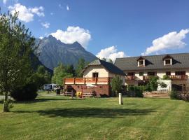 Ferme Noemie (Bourg d'Oisans)，位于勒布罗伊斯的豪华帐篷营地