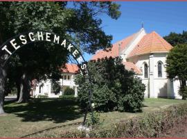 Teschemakers Resort，位于奥玛鲁的酒店