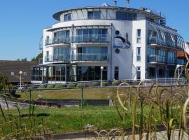 Nordseehotel Benser Hof Garni am Hafen，位于贝塞尔的酒店