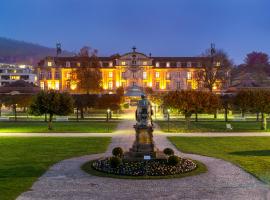 多灵特度假村&巴特布吕肯瑙浴场，位于斯塔茨巴德&middot;布鲁克瑙的带泳池的酒店